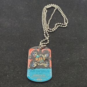 Kiss Kruise VII Necklace
